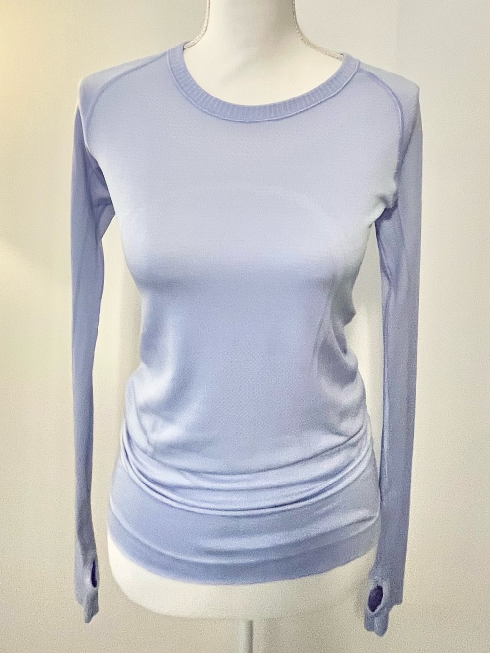 Lululemon Swift Stride Long Sleeved Top Tee Shirt in Light Blue. Size 6